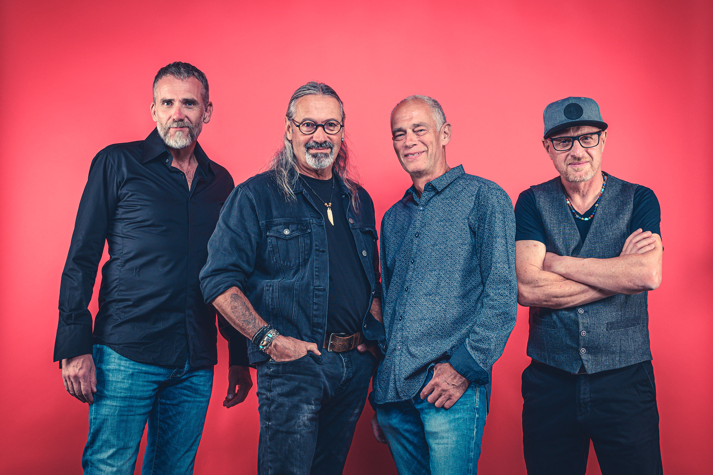 John & John Xpanded — Schweizer Coverband, Pressefoto der Liveband mit Mundartrock und Classic-Rock